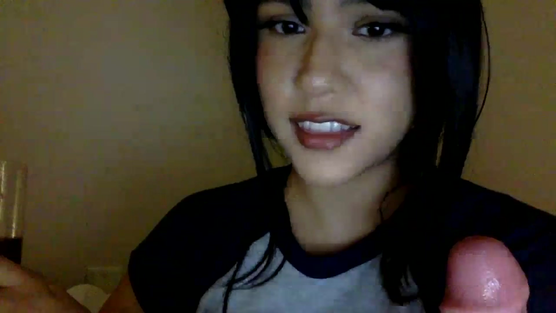 Gallery image thumbnail from lilagomez's myfreecams stream on, 03/02/2024, 07:53 image 17 of 20