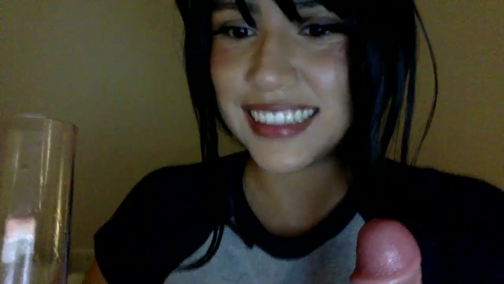Gallery image thumbnail from lilagomez's myfreecams stream on, 03/02/2024, 07:53 image 15 of 20