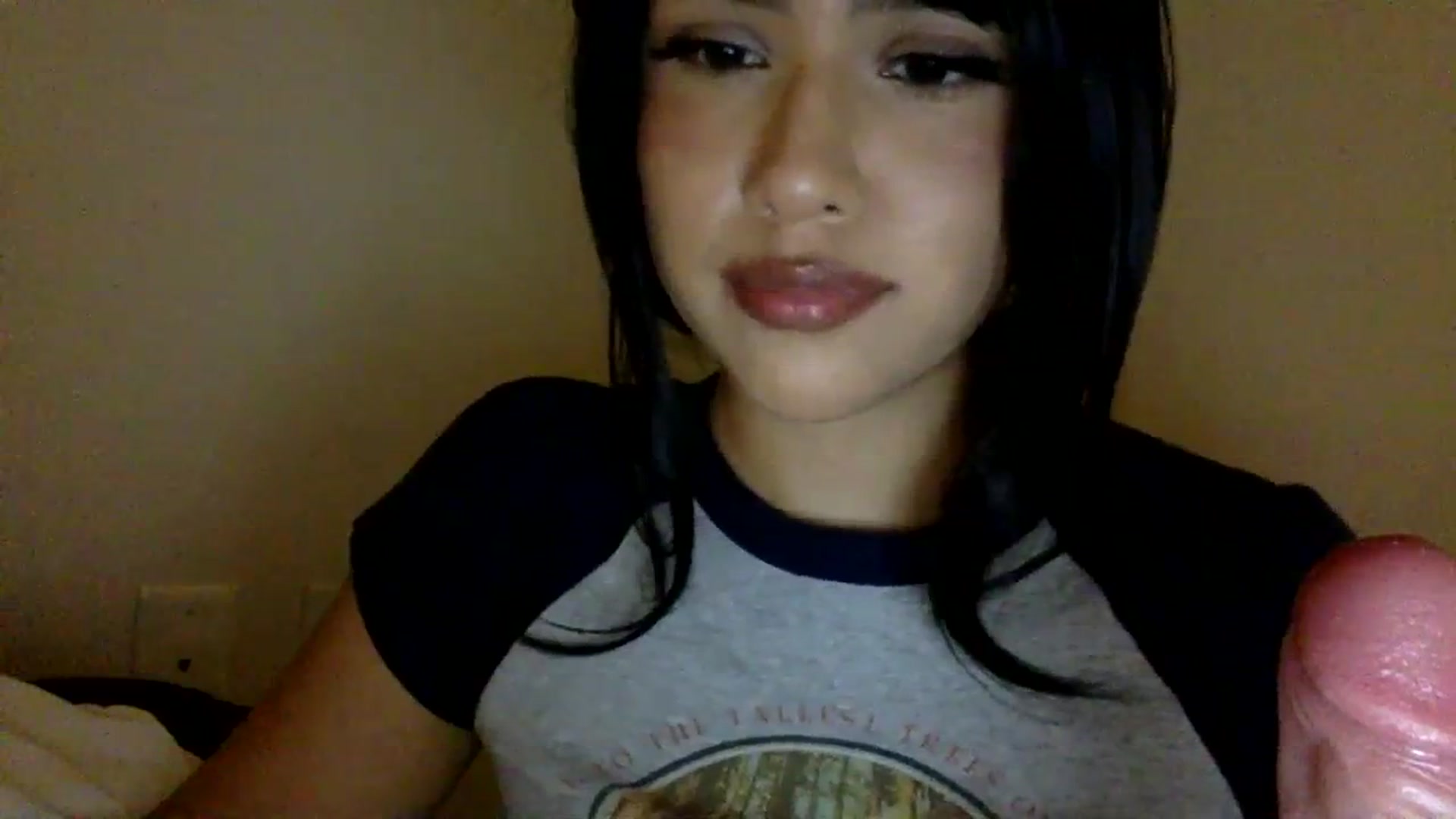 Gallery image thumbnail from lilagomez's myfreecams stream on, 03/02/2024, 07:53 image 3 of 20