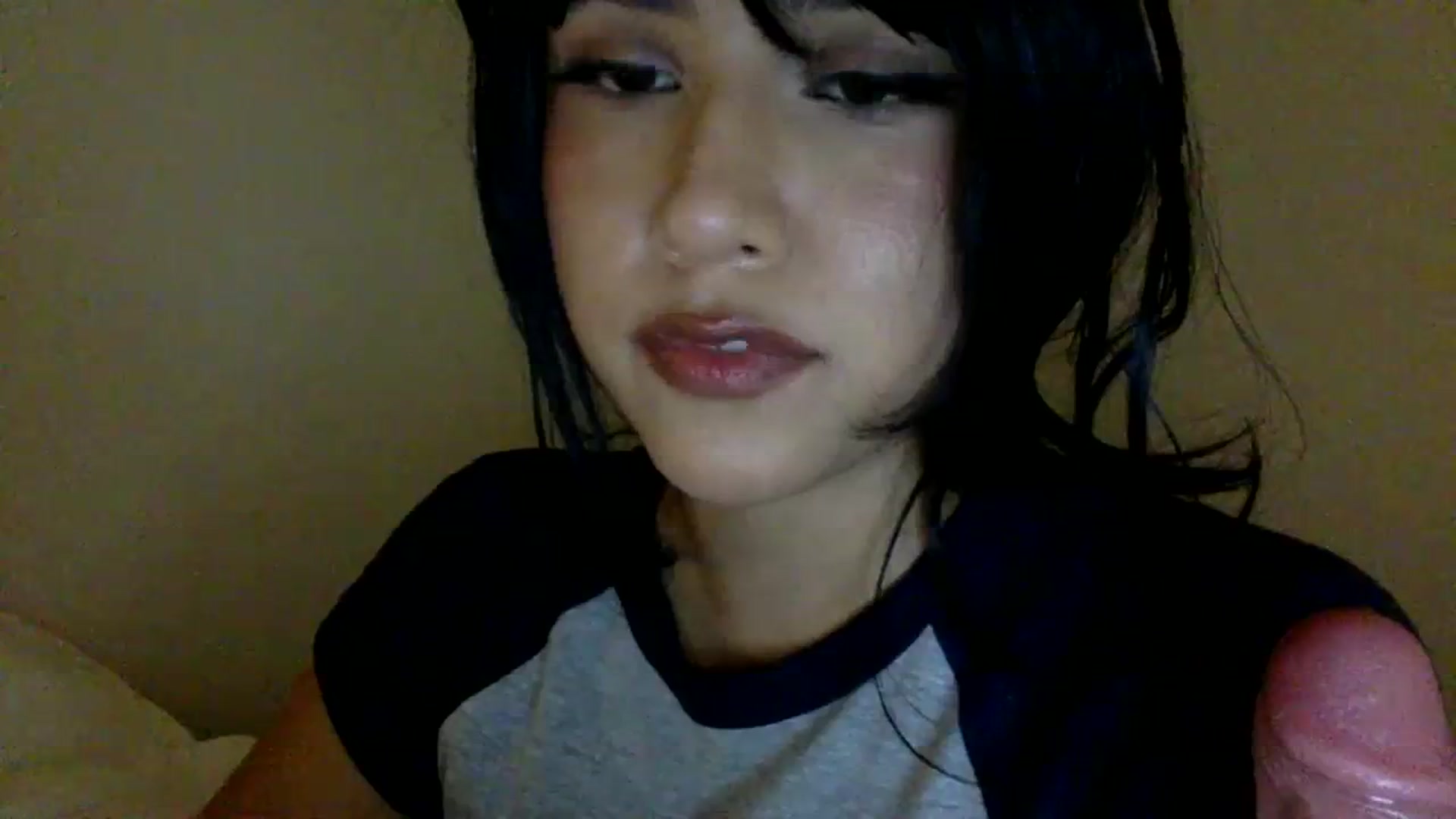 Gallery image thumbnail from lilagomez's myfreecams stream on, 03/02/2024, 07:53 image 9 of 20