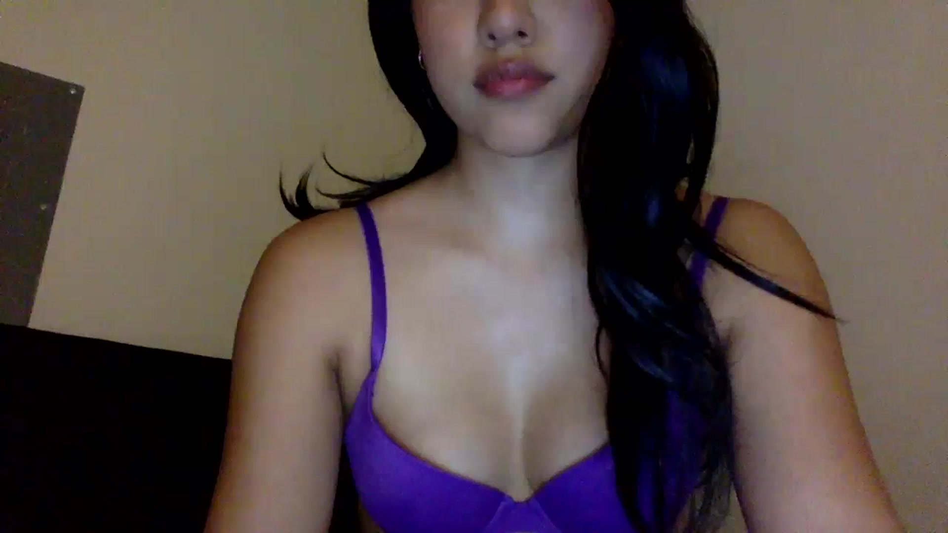 Gallery image thumbnail from lilagomez's myfreecams stream on, 03/24/2024, 11:25 image 3 of 20