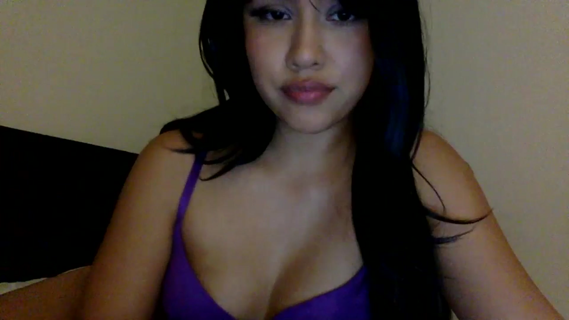 Gallery image thumbnail from lilagomez's myfreecams stream on, 03/24/2024, 11:25 image 16 of 20