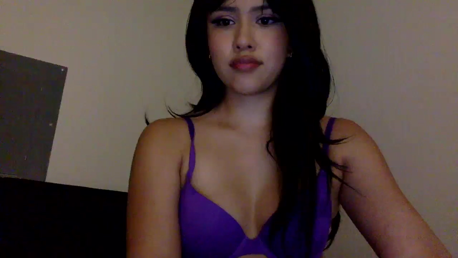 Gallery image thumbnail from lilagomez's myfreecams stream on, 03/24/2024, 11:25 image 8 of 20
