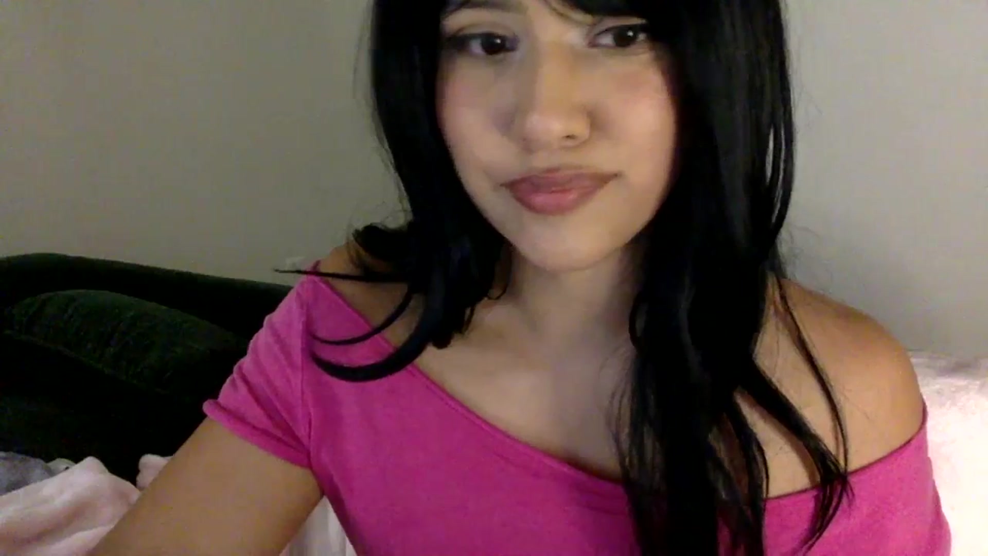 Gallery image thumbnail from lilagomez's myfreecams stream on, 04/08/2024, 08:07 image 5 of 20