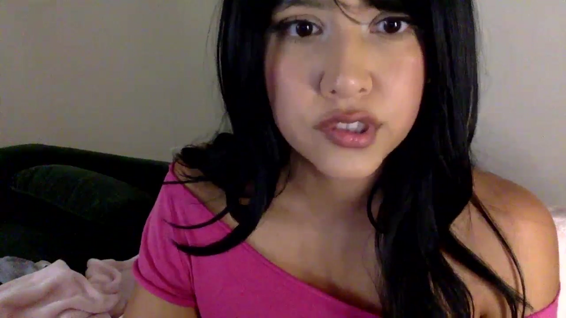 Gallery image thumbnail from lilagomez's myfreecams stream on, 04/08/2024, 08:07 image 12 of 20