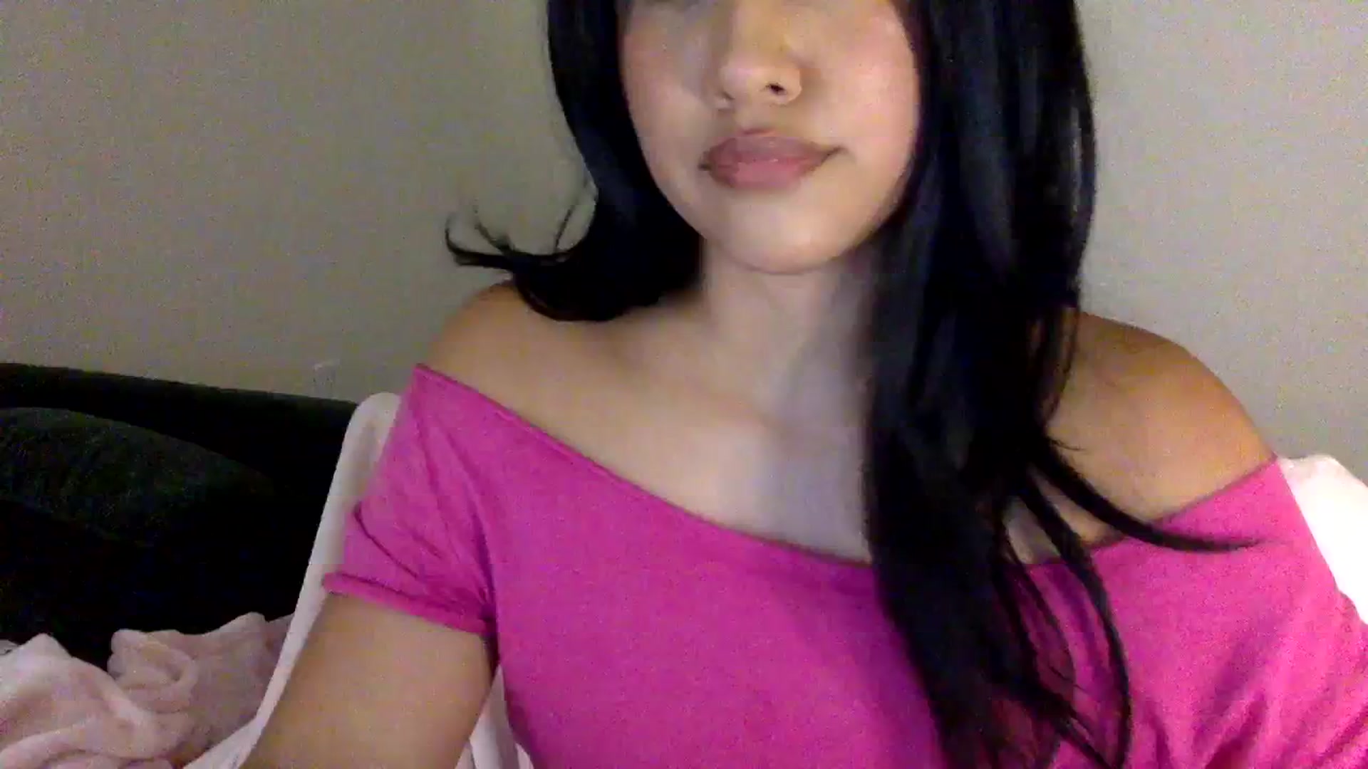 Gallery image thumbnail from lilagomez's myfreecams stream on, 04/08/2024, 08:07 image 20 of 20