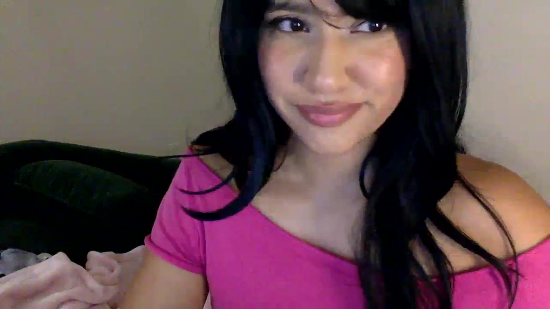 Gallery image thumbnail from lilagomez's myfreecams stream on, 04/08/2024, 08:07 image 13 of 20