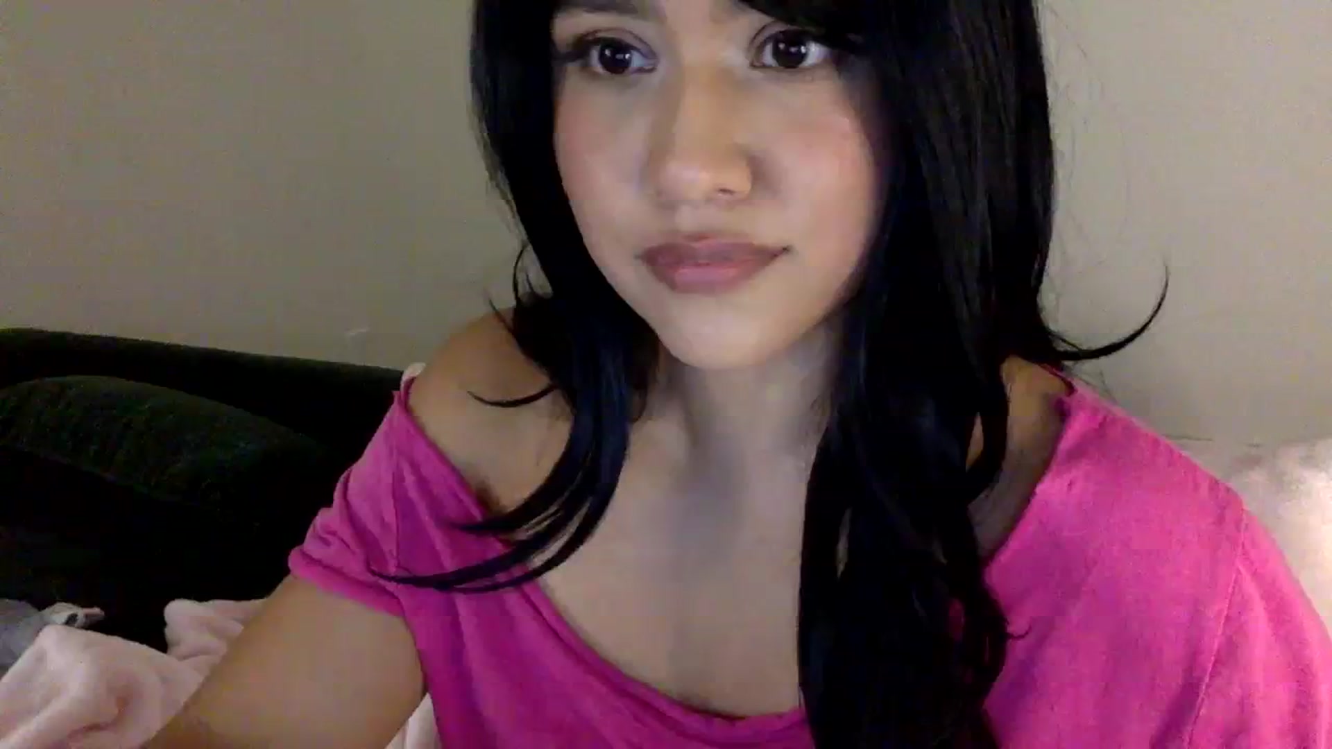 Gallery image thumbnail from lilagomez's myfreecams stream on, 04/08/2024, 08:38 image 18 of 20