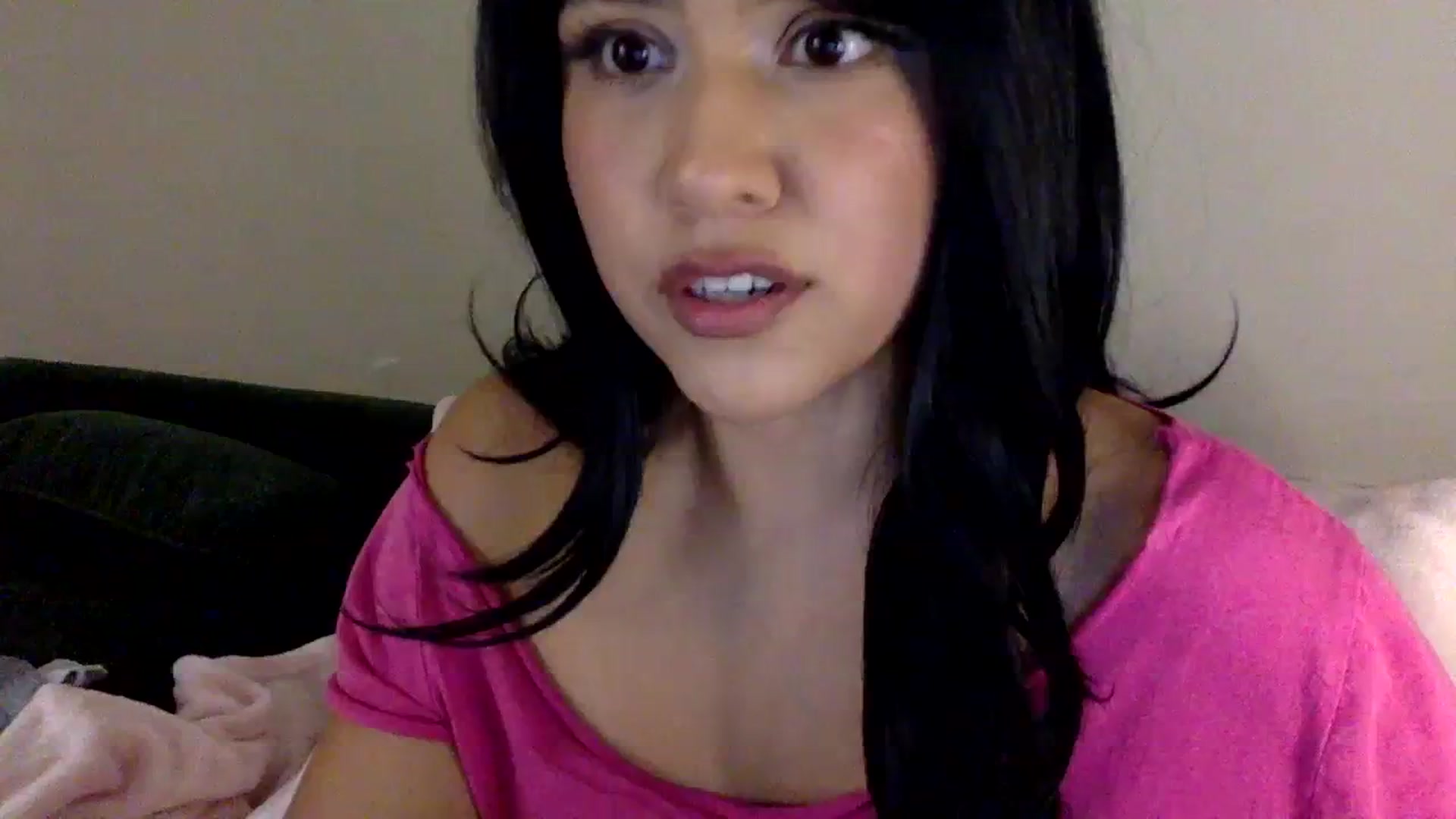 Gallery image thumbnail from lilagomez's myfreecams stream on, 04/08/2024, 08:38 image 16 of 20
