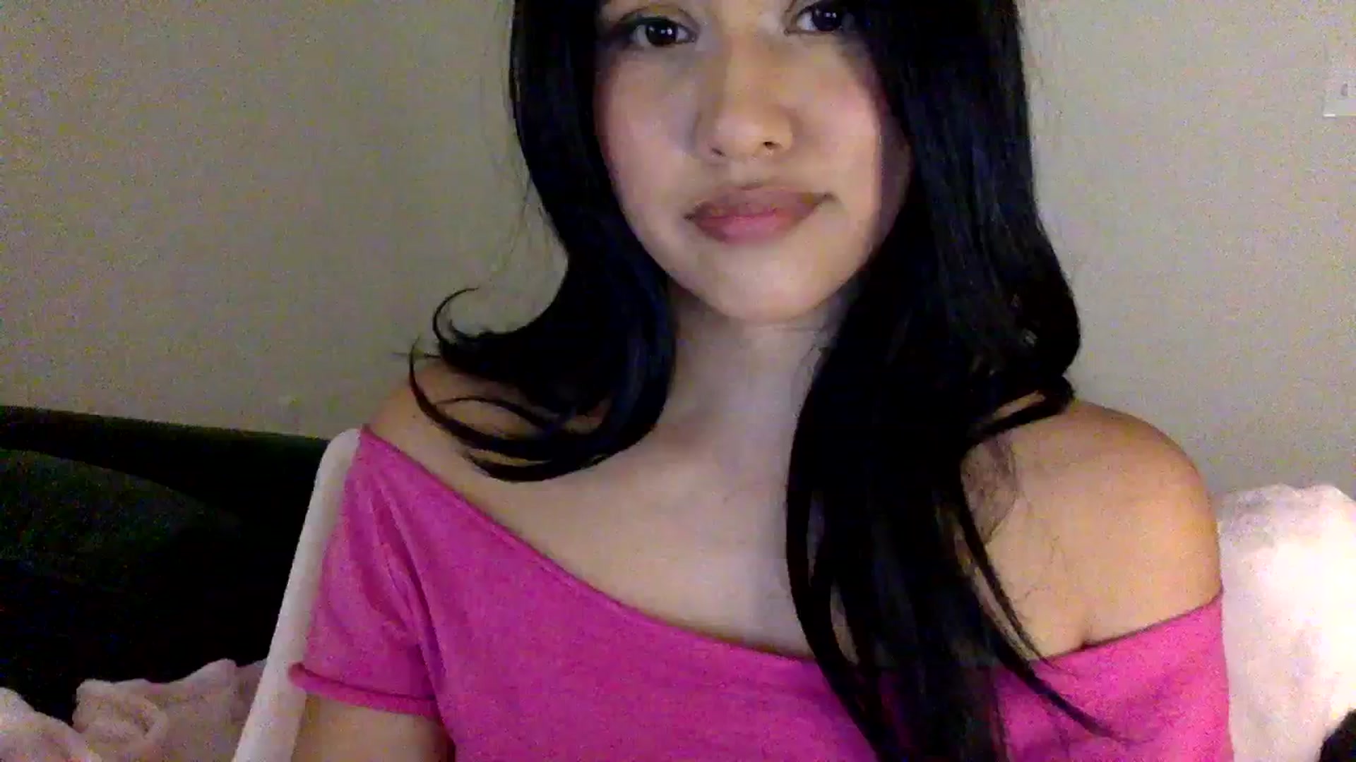 Gallery image thumbnail from lilagomez's myfreecams stream on, 04/08/2024, 08:38 image 1 of 20
