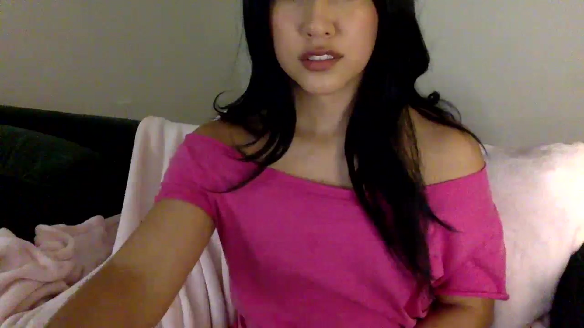 Gallery image thumbnail from lilagomez's myfreecams stream on, 04/08/2024, 08:38 image 2 of 20