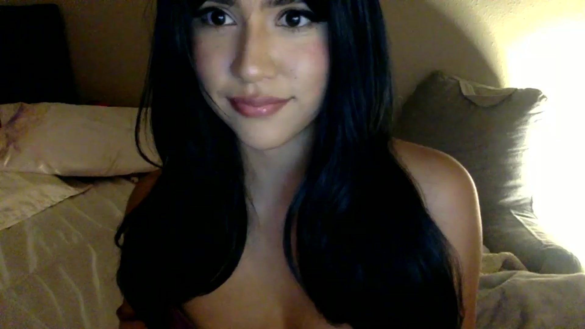 Gallery image thumbnail from lilagomez's myfreecams stream on, 07/21/2024, 10:07 image 12 of 20