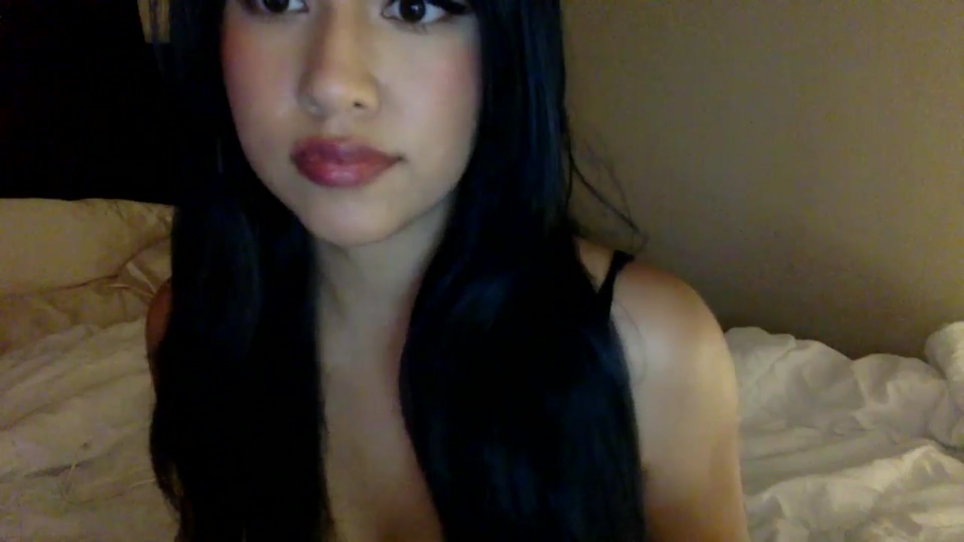 Gallery image thumbnail from lilagomez's myfreecams stream on, 07/23/2024, 12:43 image 14 of 20