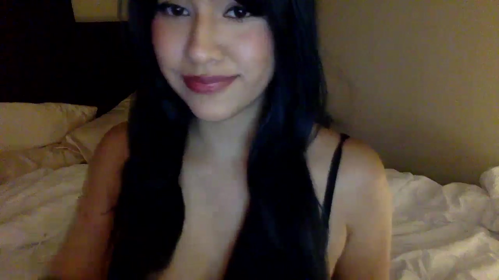 Gallery image thumbnail from lilagomez's myfreecams stream on, 07/23/2024, 12:43 image 17 of 20