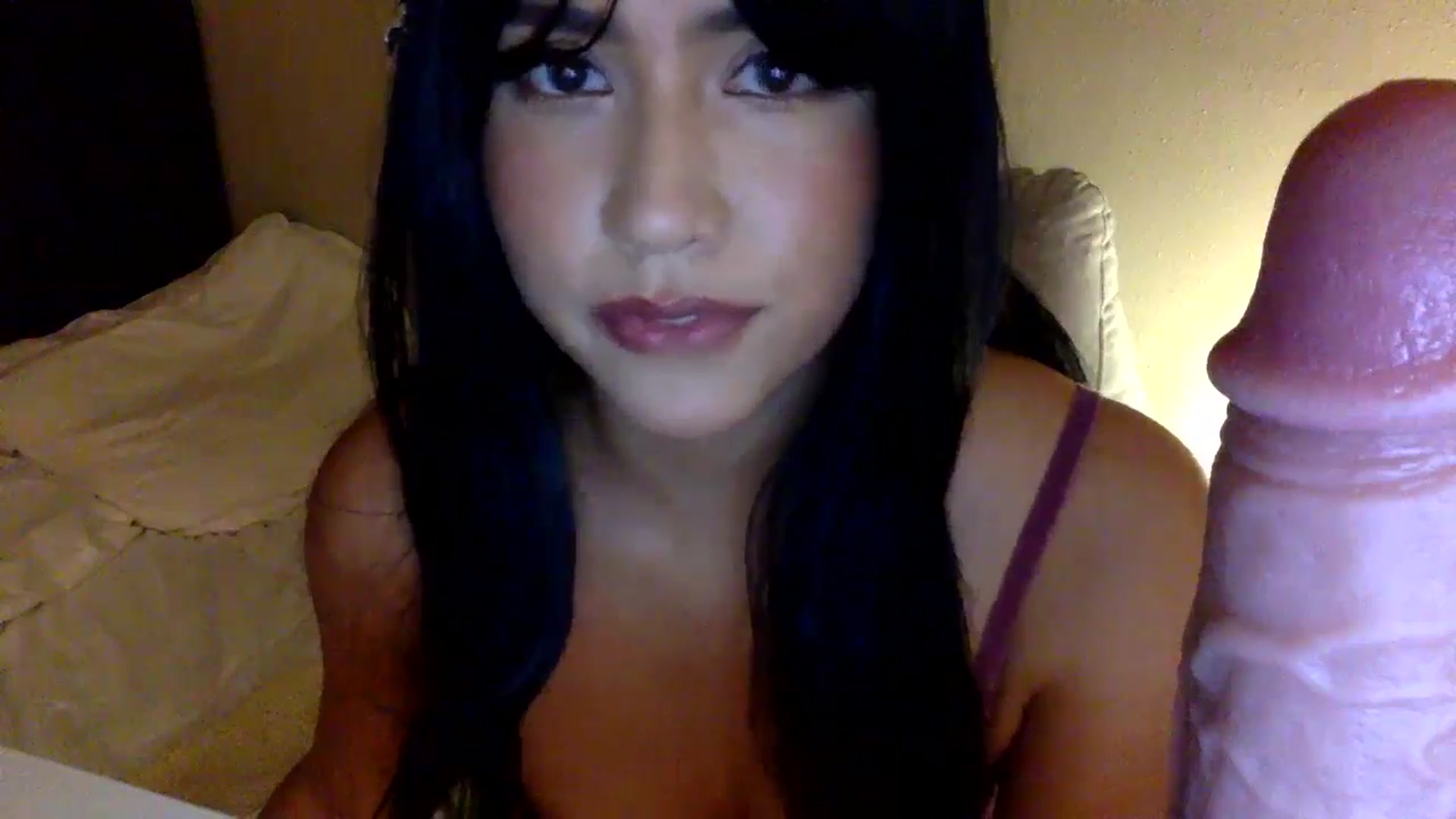 Gallery image thumbnail from lilagomez's myfreecams stream on, 07/26/2024, 24:11 image 18 of 20