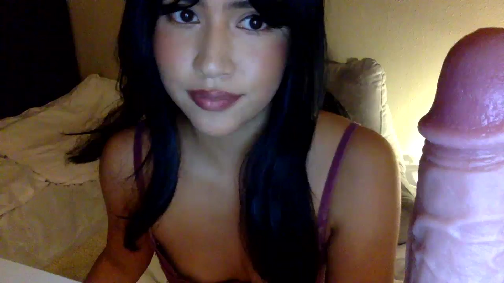 Gallery image thumbnail from lilagomez's myfreecams stream on, 07/26/2024, 24:11 image 16 of 20