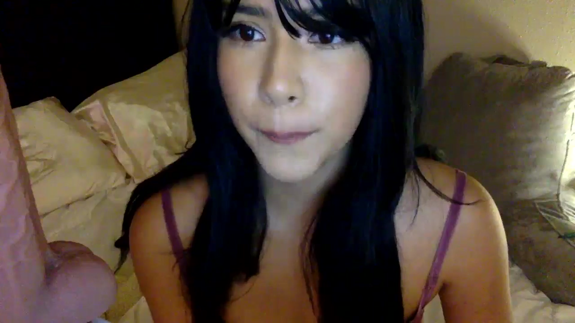 Gallery image thumbnail from lilagomez's myfreecams stream on, 07/28/2024, 24:07 image 14 of 20