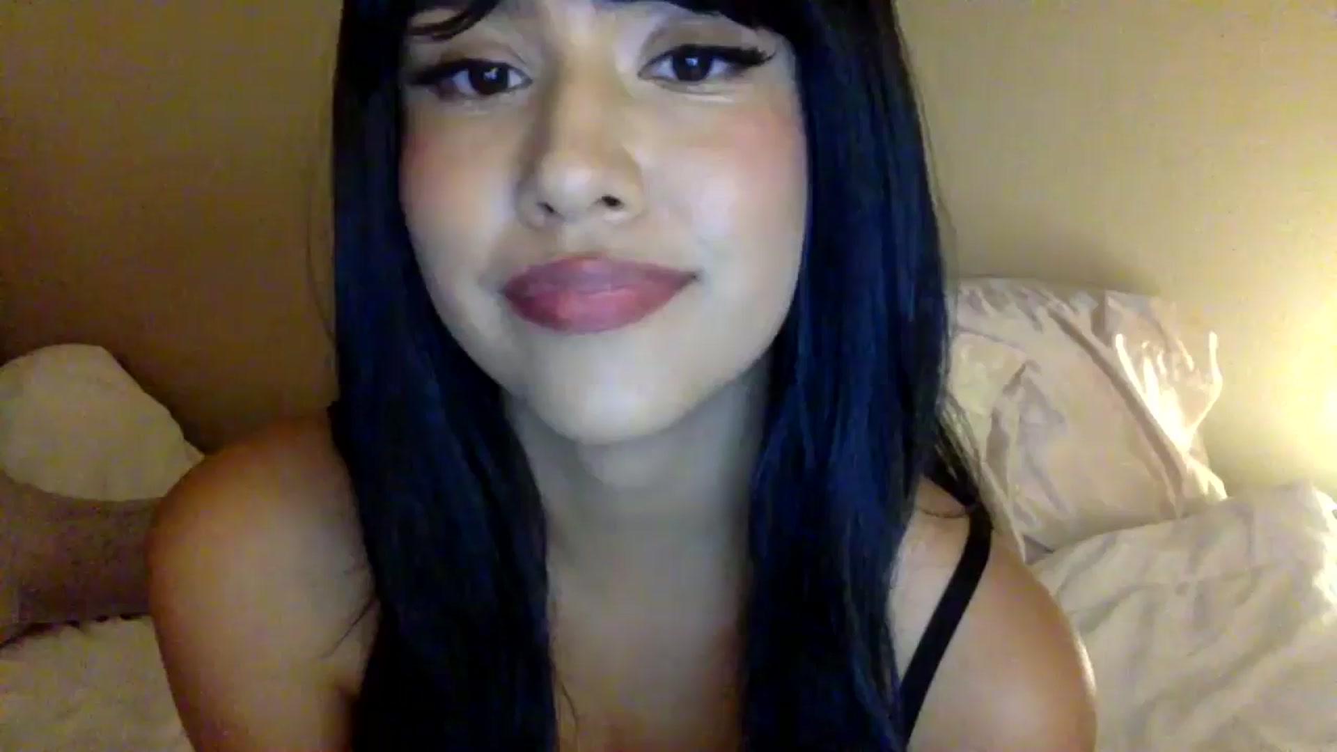 Gallery image thumbnail from lilagomez's myfreecams stream on, 07/28/2024, 19:13 image 16 of 20