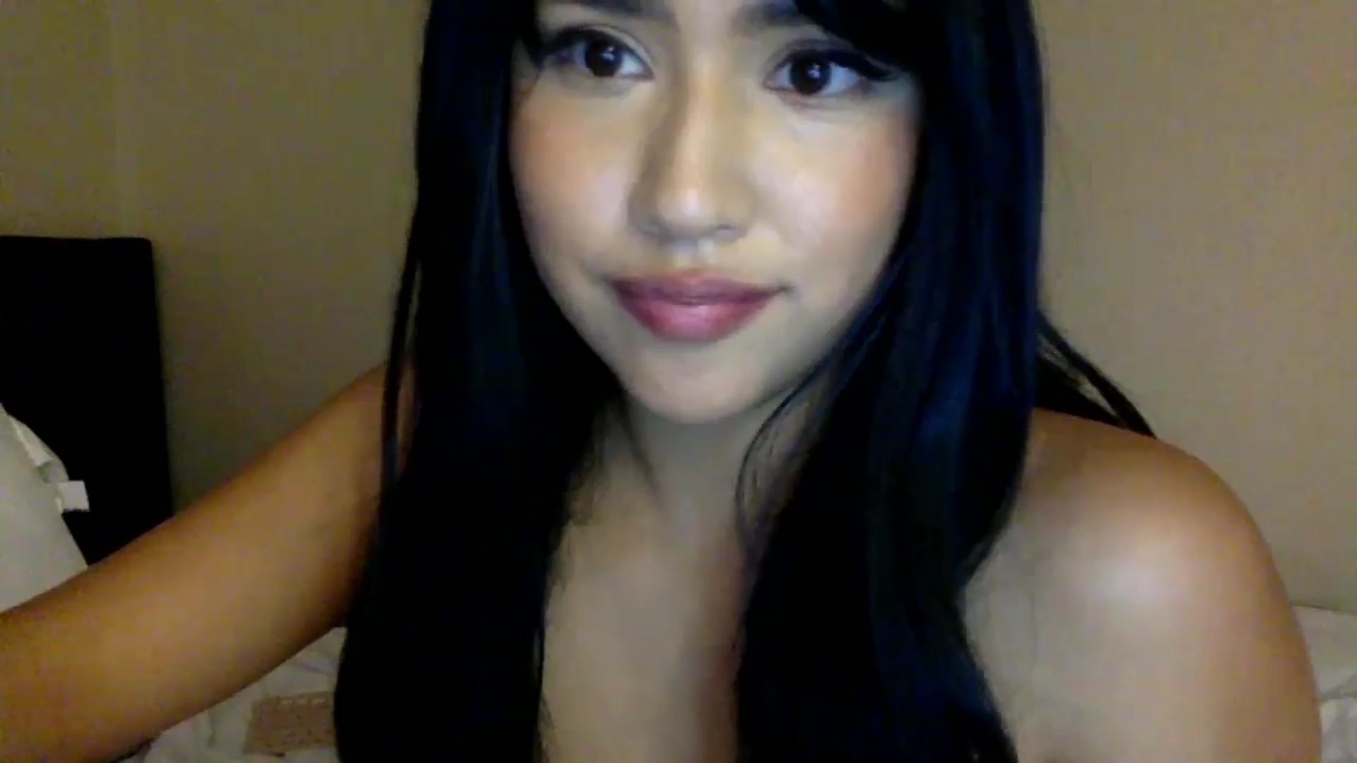 Gallery image thumbnail from lilagomez's myfreecams stream on, 07/30/2024, 18:55 image 20 of 20