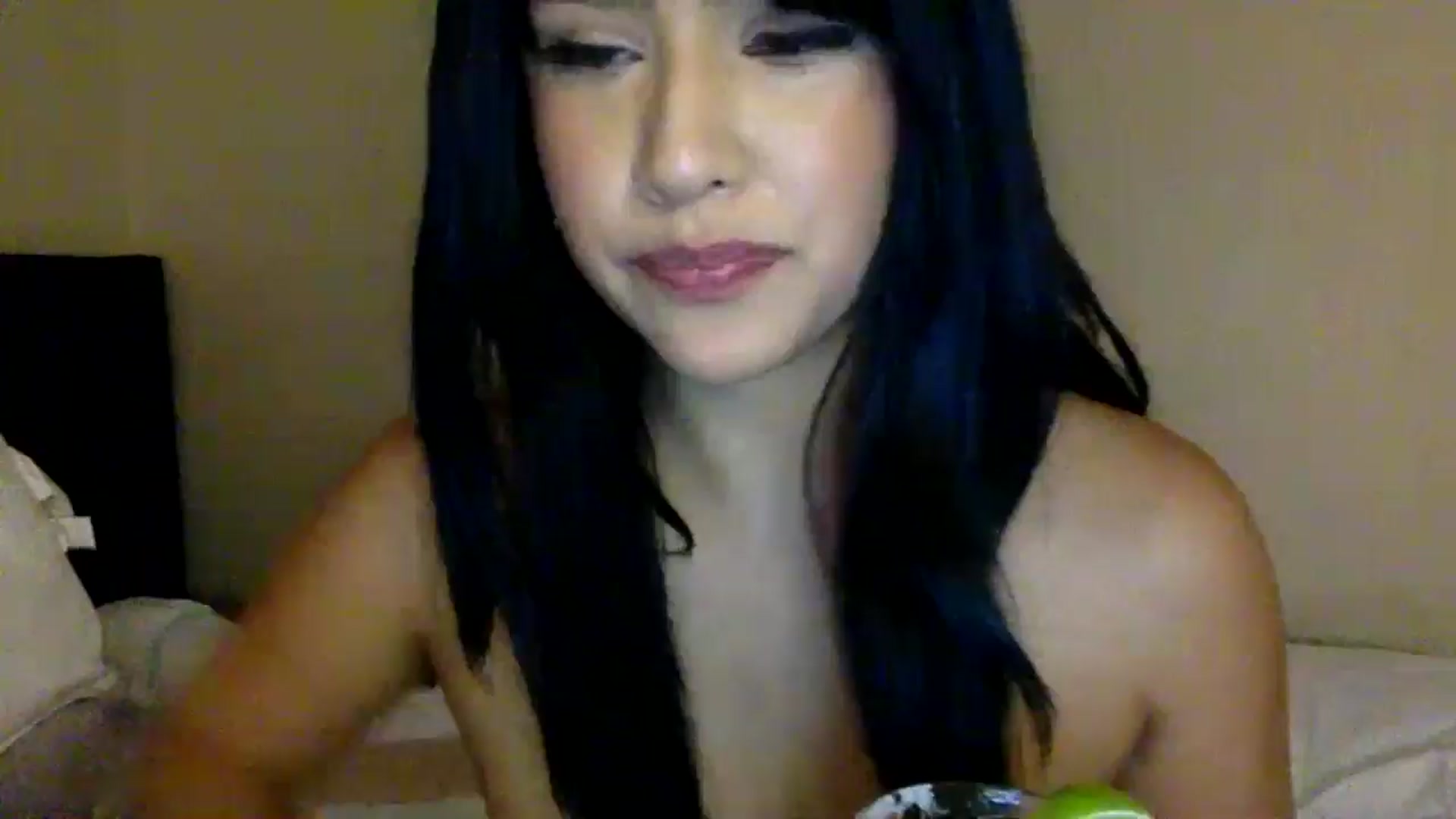 Gallery image thumbnail from lilagomez's myfreecams stream on, 07/30/2024, 18:55 image 8 of 20