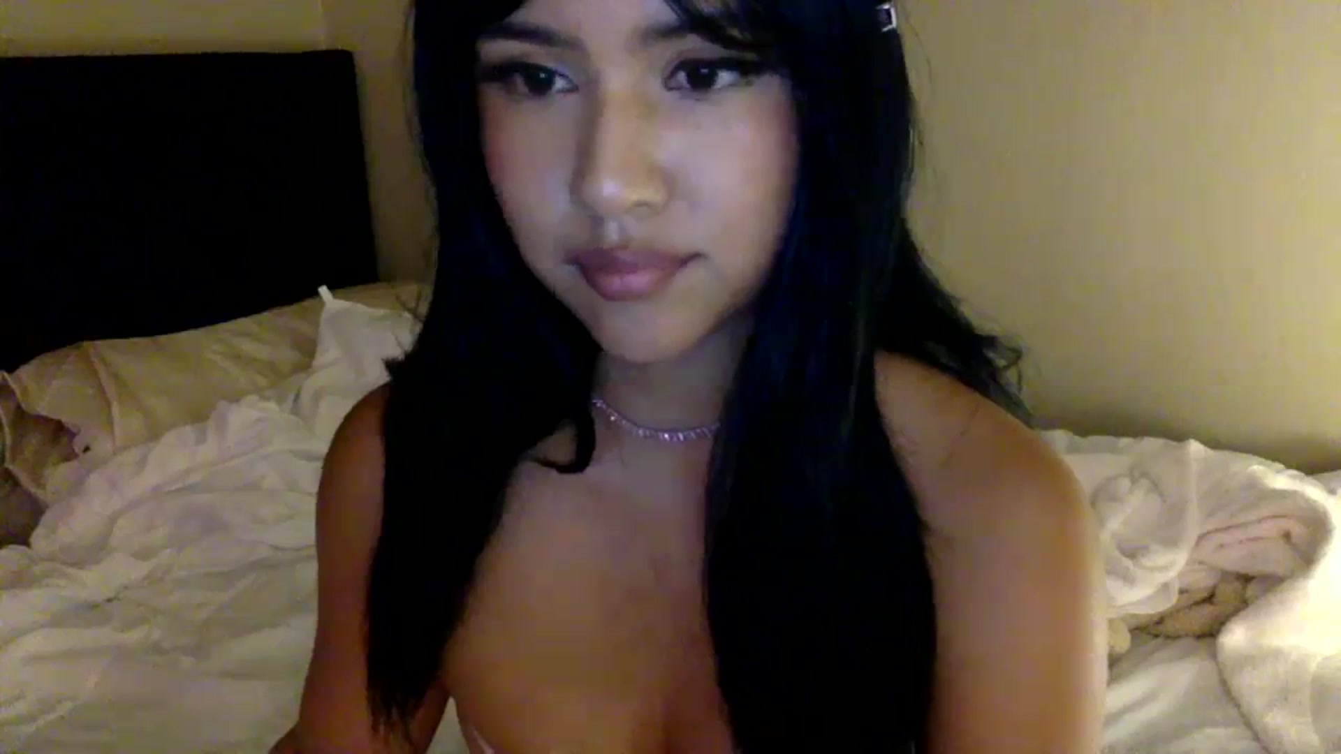 Gallery image thumbnail from lilagomez's myfreecams stream on, 08/09/2024, 08:57 image 7 of 20