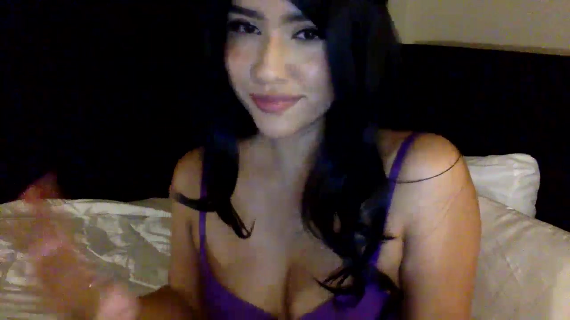 Gallery image thumbnail from lilagomez's myfreecams stream on, 08/17/2024, 07:06 image 4 of 20