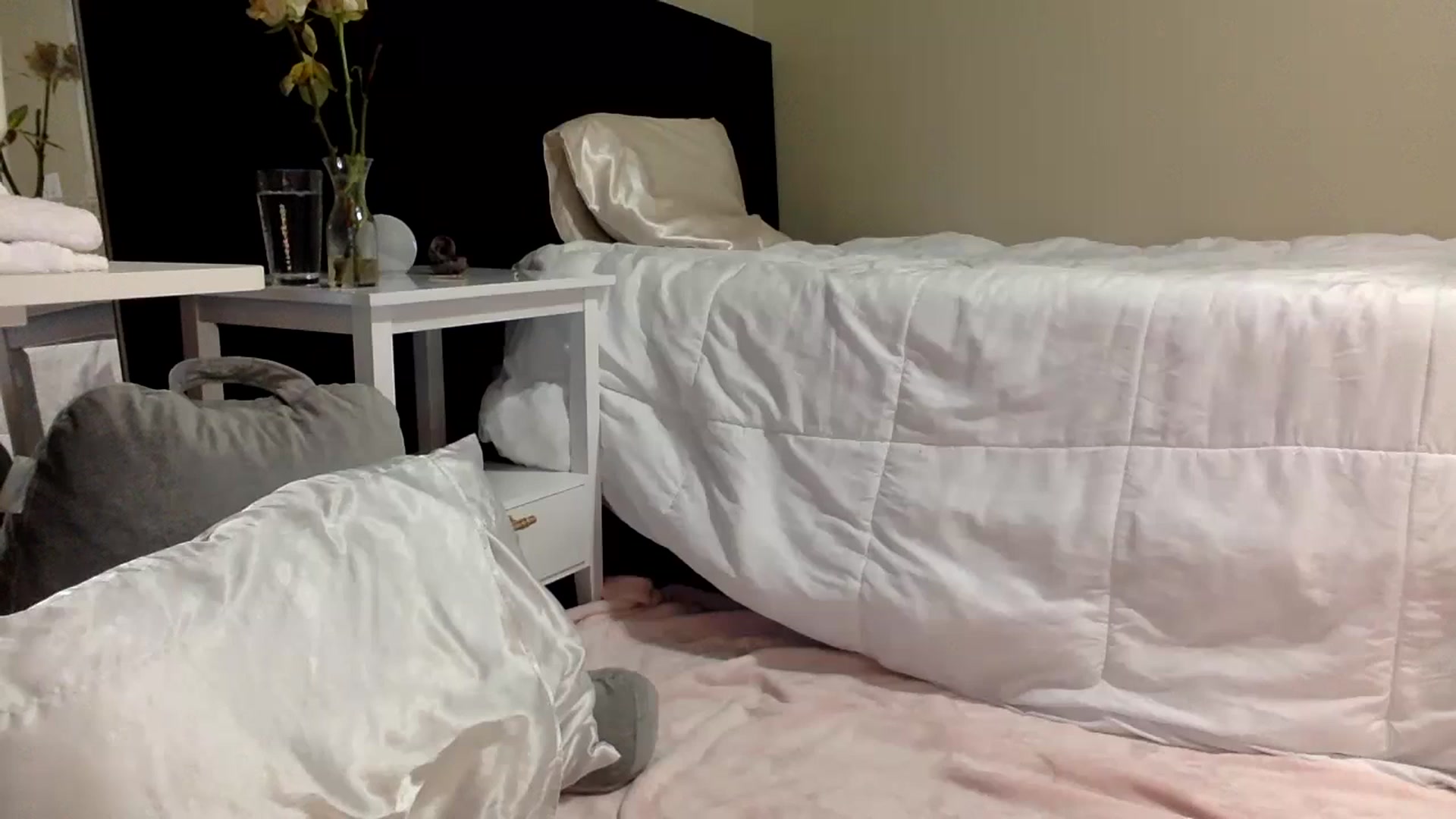 Gallery image thumbnail from lilagomez's myfreecams stream on, 08/24/2024, 15:00 image 7 of 20