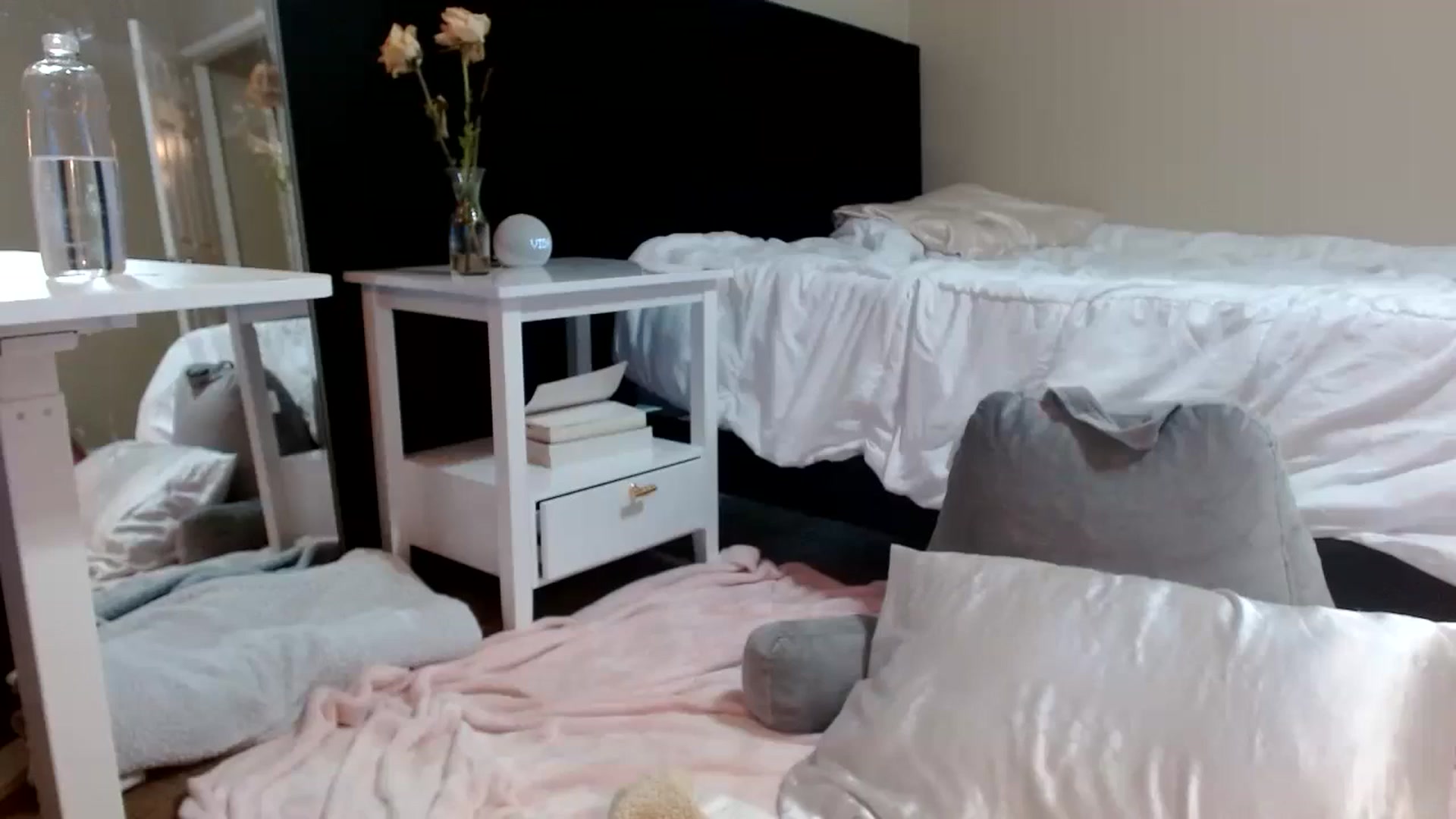 Gallery image thumbnail from lilagomez's myfreecams stream on, 08/28/2024, 22:55 image 1 of 20