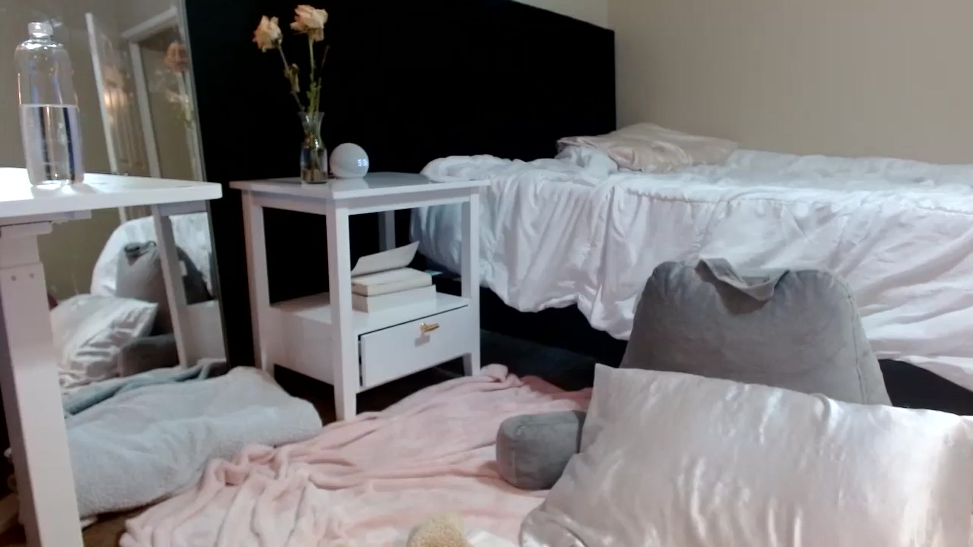 Gallery image thumbnail from lilagomez's myfreecams stream on, 08/28/2024, 22:55 image 2 of 20