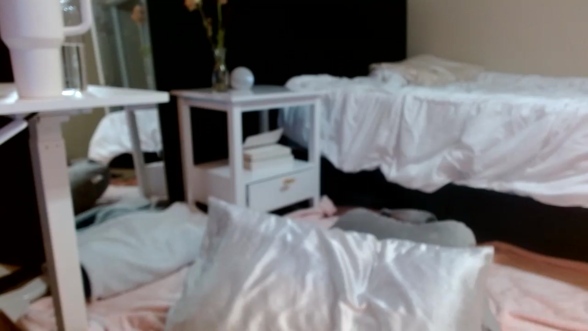 Gallery image thumbnail from lilagomez's myfreecams stream on, 08/29/2024, 24:05 image 20 of 20