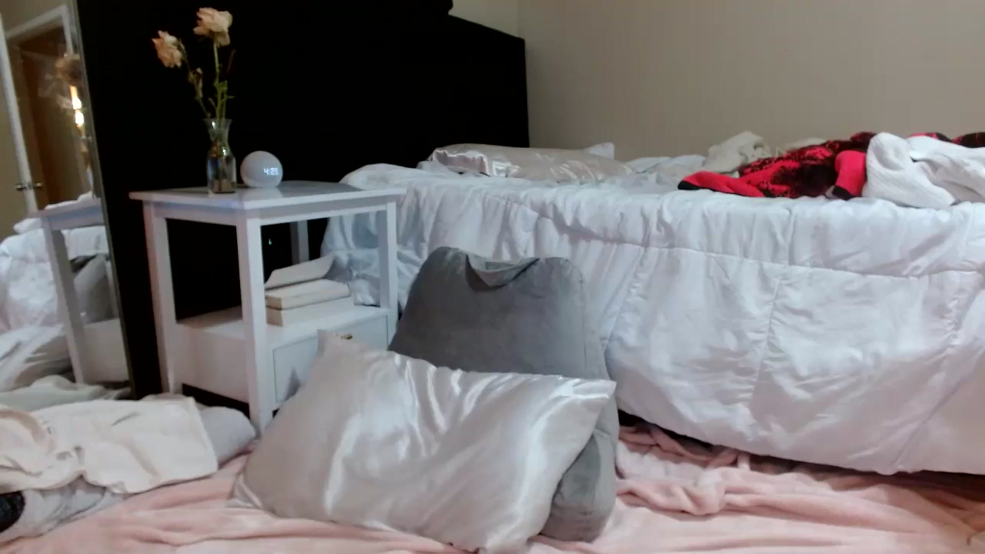Gallery image thumbnail from lilagomez's myfreecams stream on, 08/30/2024, 21:36 image 5 of 20