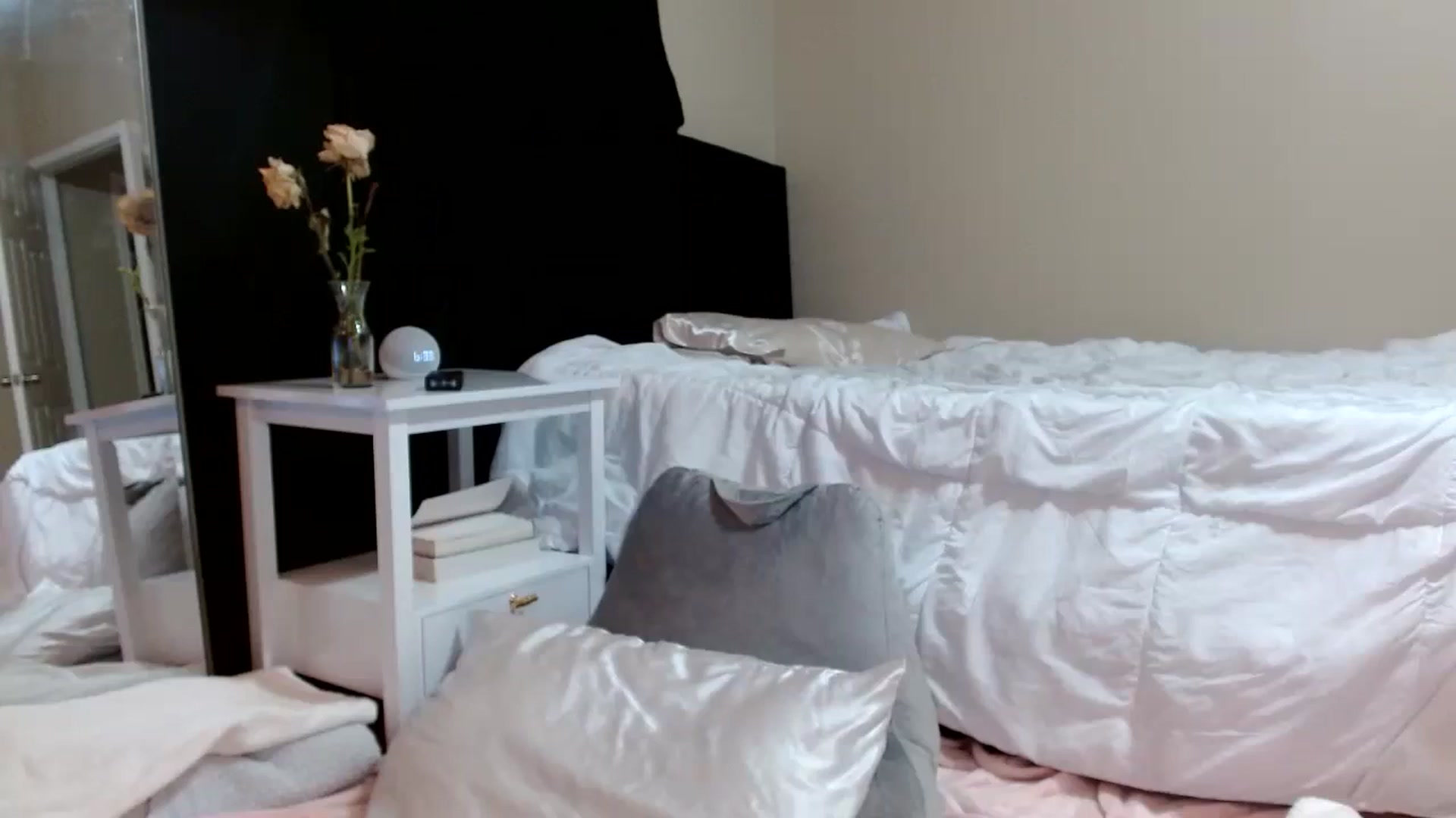 Gallery image thumbnail from lilagomez's myfreecams stream on, 08/31/2024, 12:06 image 10 of 20