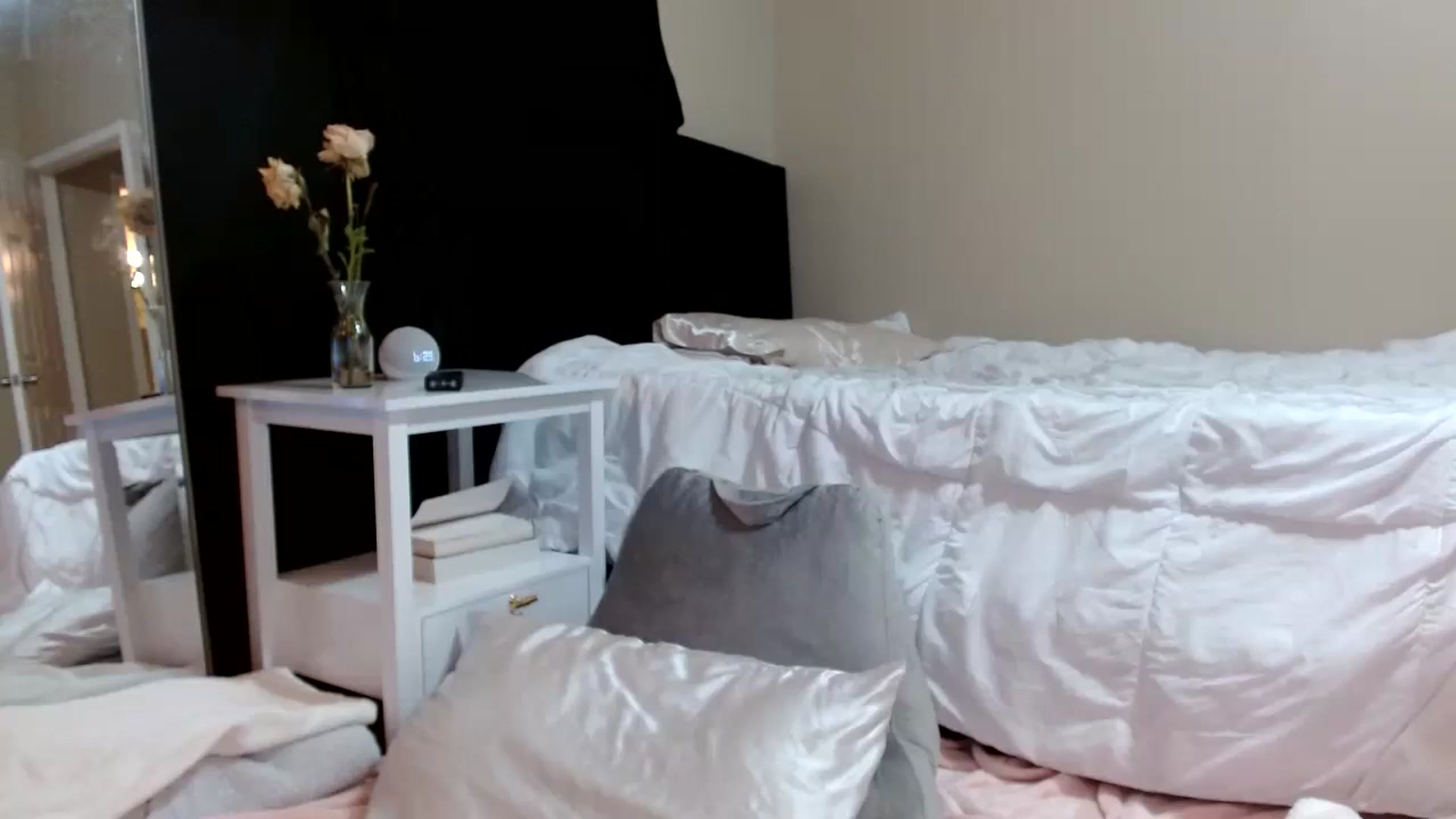 Gallery image thumbnail from lilagomez's myfreecams stream on, 08/31/2024, 12:06 image 7 of 20