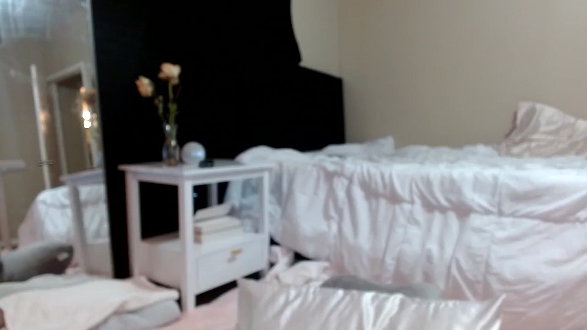 Gallery image thumbnail from lilagomez's myfreecams stream on, 08/31/2024, 16:30 image 14 of 20