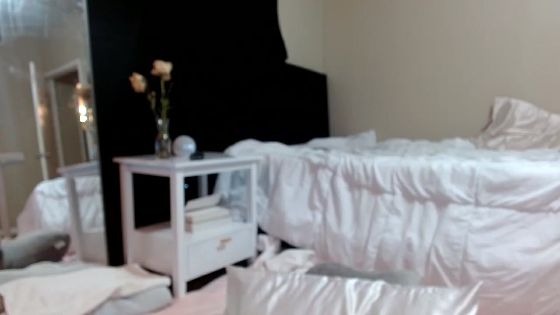 Gallery image thumbnail from lilagomez's myfreecams stream on, 08/31/2024, 16:30 image 12 of 20