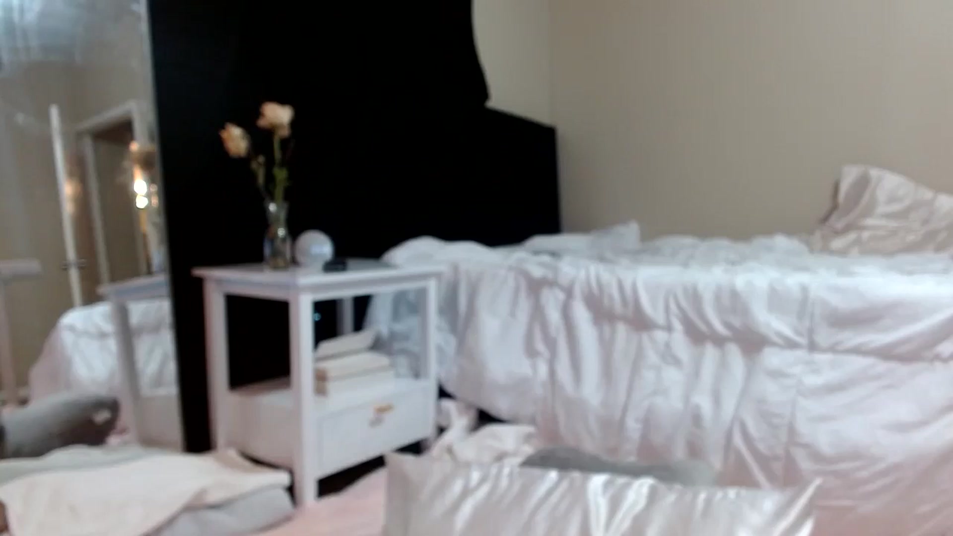 Gallery image thumbnail from lilagomez's myfreecams stream on, 08/31/2024, 16:30 image 11 of 20