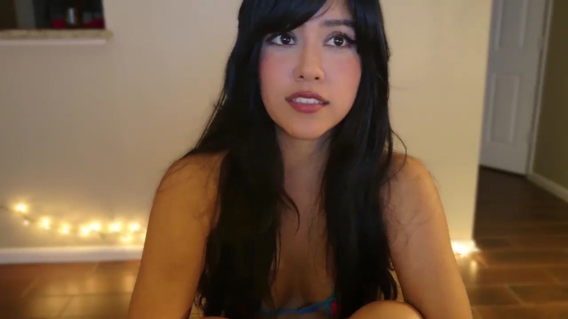 Gallery image thumbnail from lilagomez's myfreecams stream on, 04/14/2025, 11:10 image 2 of 20