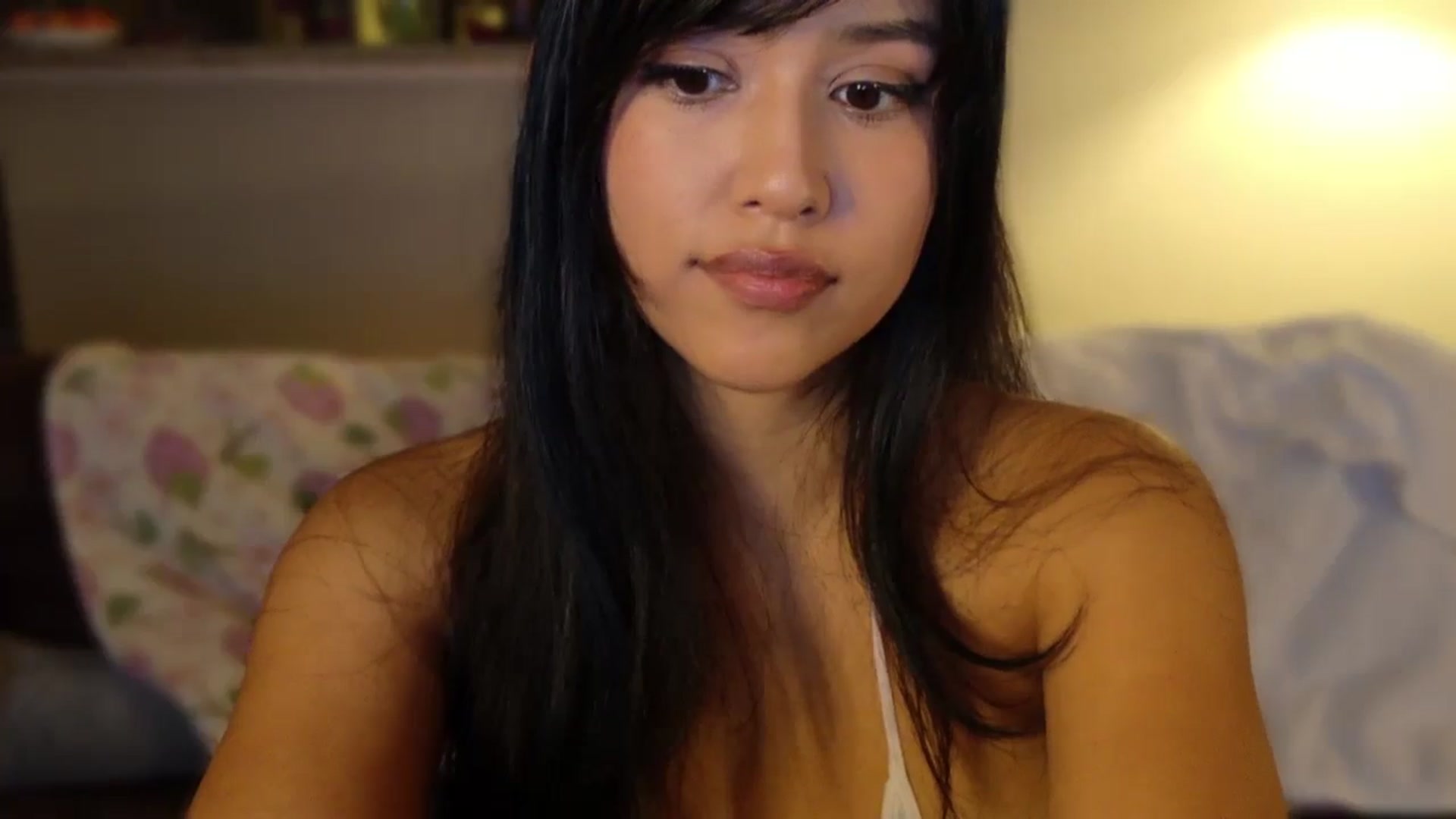Gallery image thumbnail from lilagomez's myfreecams stream on, 04/22/2025, 08:25 image 3 of 20