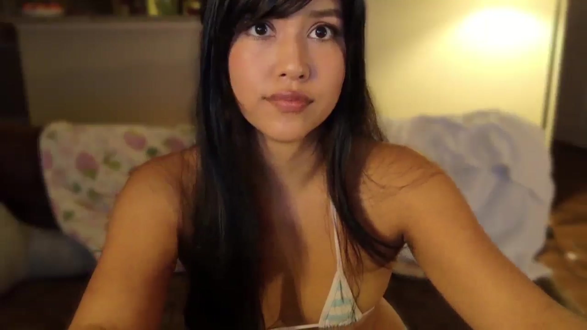 Gallery image thumbnail from lilagomez's myfreecams stream on, 04/22/2025, 08:25 image 14 of 20