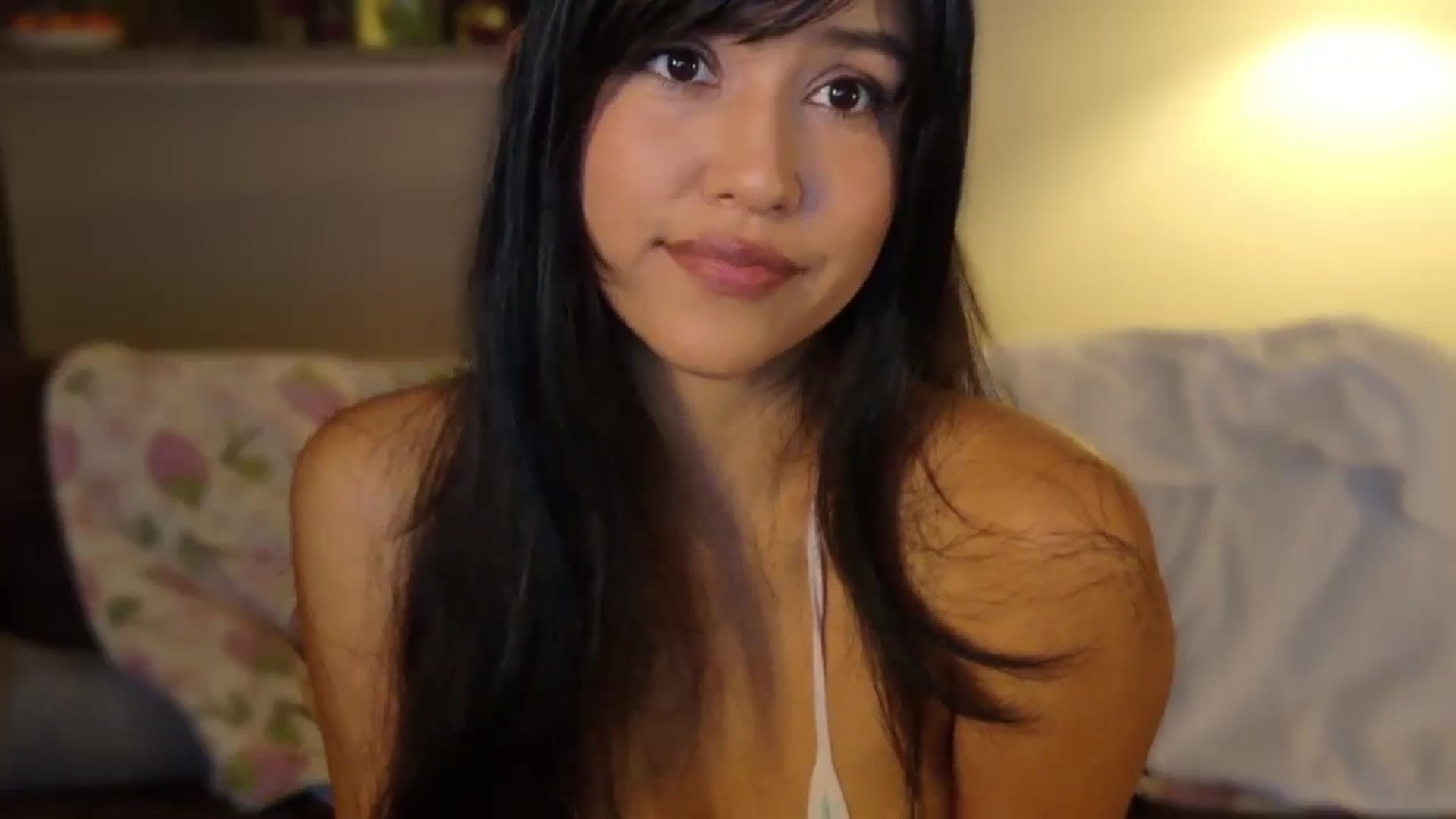 Gallery image thumbnail from lilagomez's myfreecams stream on, 04/22/2025, 08:25 image 5 of 20