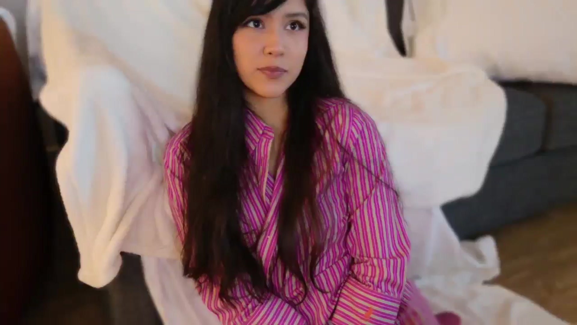 Gallery image thumbnail from lilagomez's myfreecams stream on, 08/28/2025, 12:54 image 13 of 20