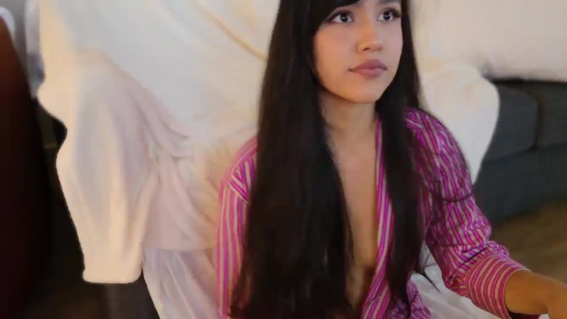 Gallery image thumbnail from lilagomez's myfreecams stream on, 08/28/2025, 12:54 image 12 of 20