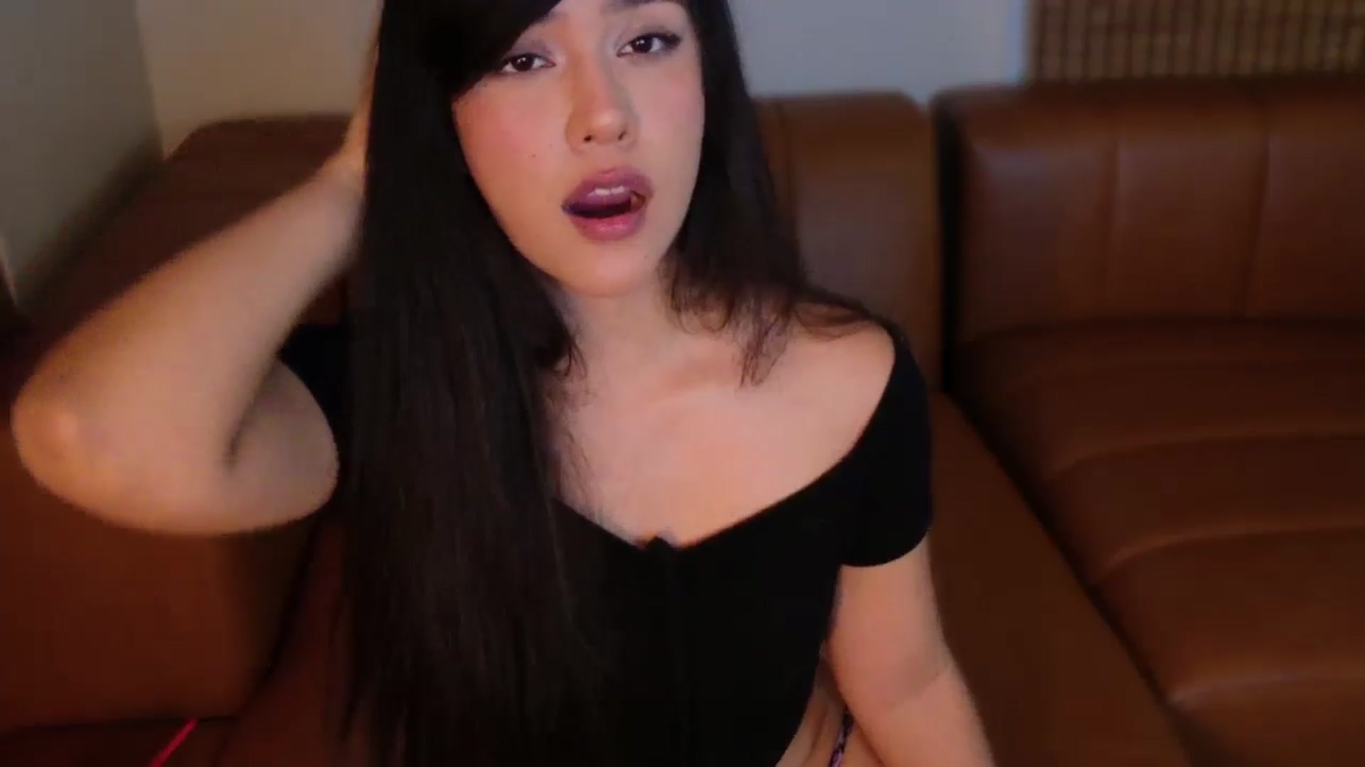 Gallery image thumbnail from lilagomez's myfreecams stream on, 08/31/2025, 15:11 image 12 of 20