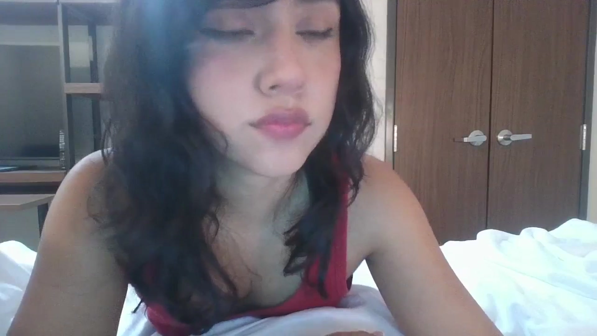 Gallery image thumbnail from lilagomez's myfreecams stream on, 04/15/2026, 04:41 image 8 of 20