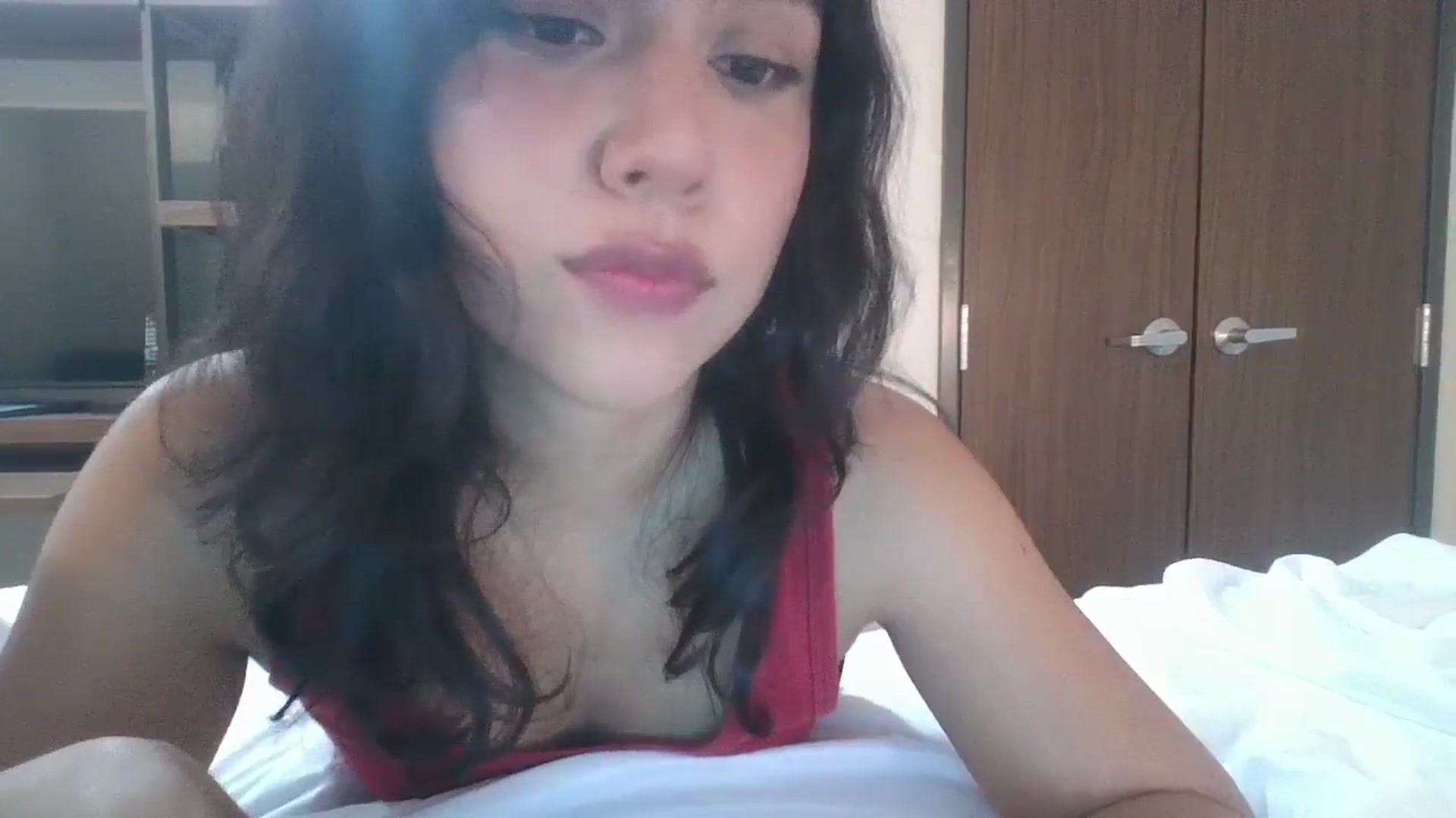 Gallery image thumbnail from lilagomez's myfreecams stream on, 04/15/2026, 04:41 image 12 of 20