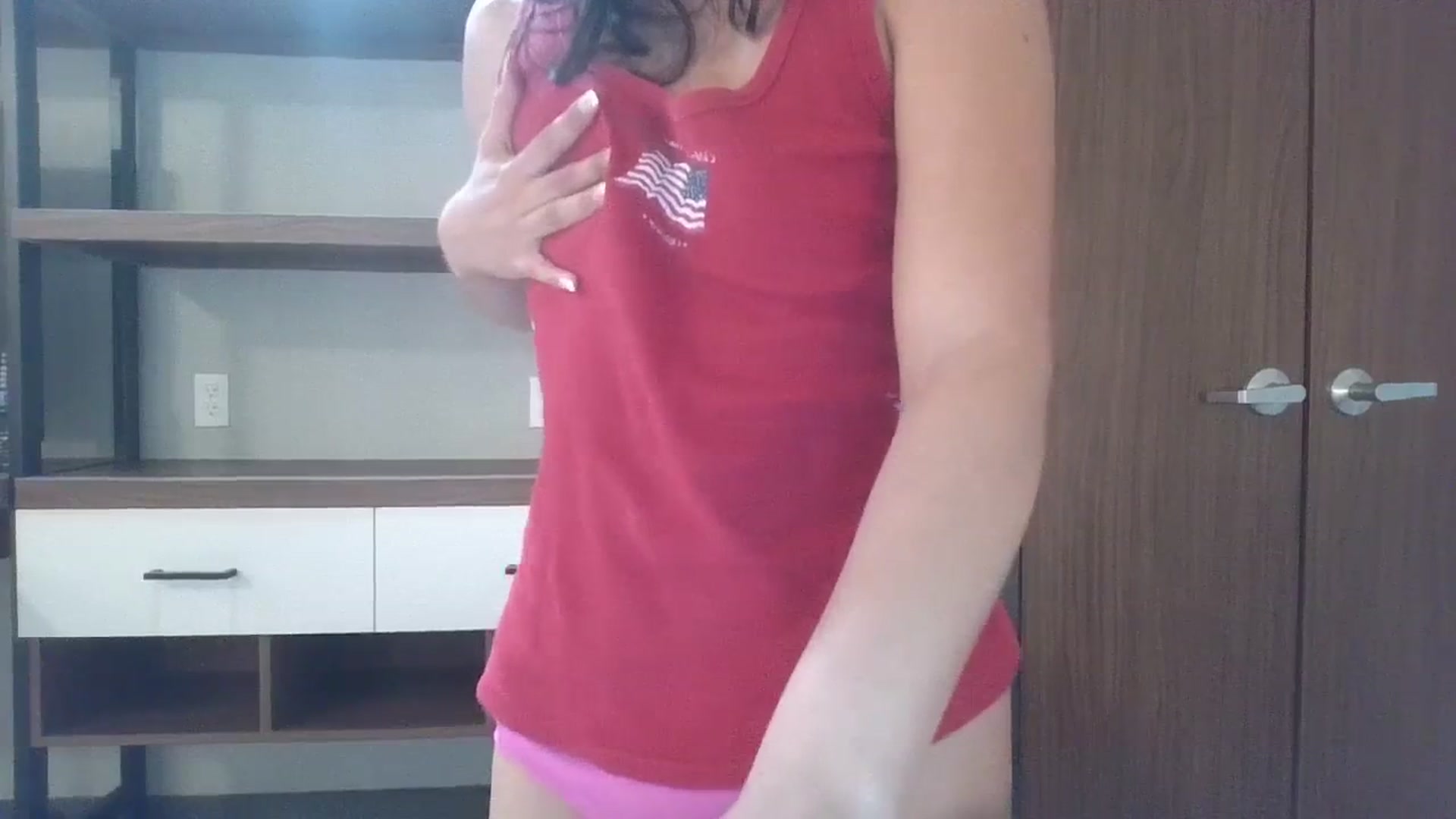 Gallery image thumbnail from lilagomez's myfreecams stream on, 04/15/2026, 04:41 image 18 of 20
