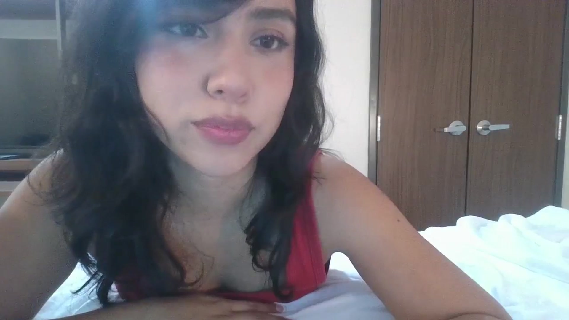 Gallery image thumbnail from lilagomez's myfreecams stream on, 04/15/2026, 04:41 image 6 of 20