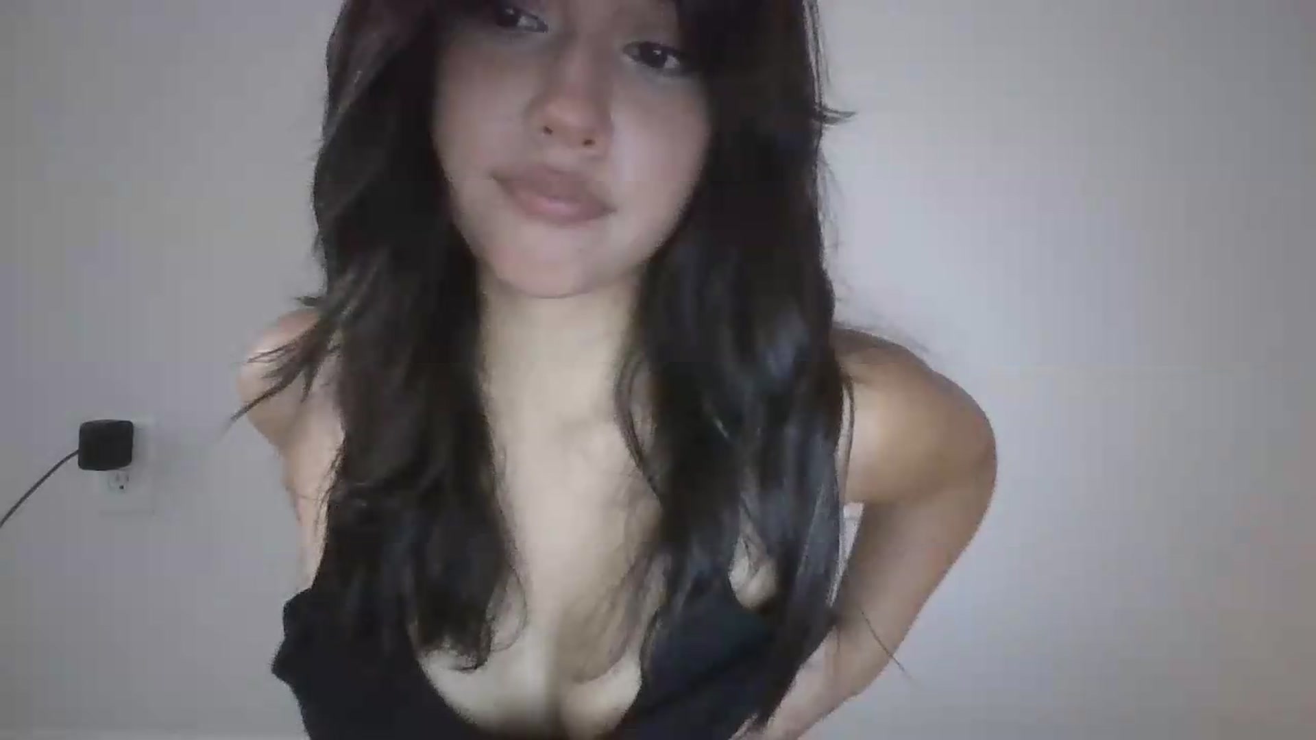 Gallery image thumbnail from lilagomez's myfreecams stream on, 06/21/2026, 07:58 image 8 of 20