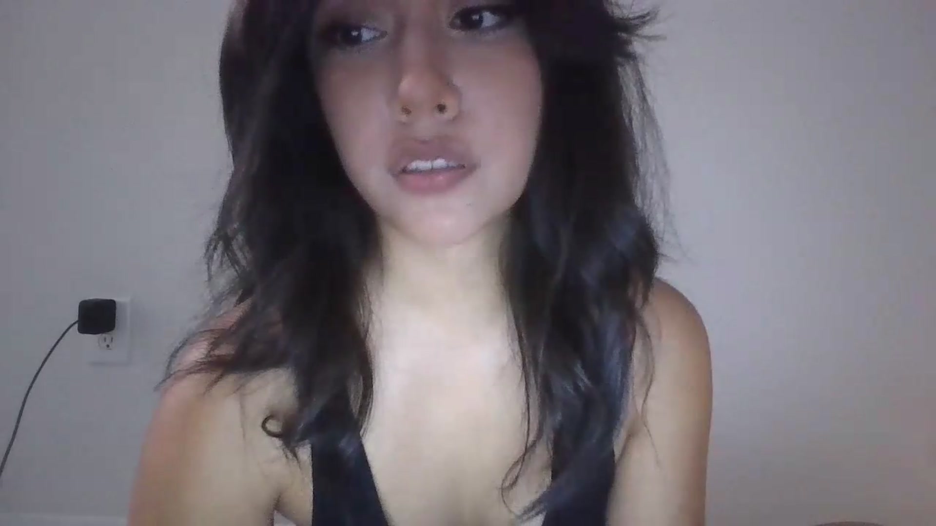 Gallery image thumbnail from lilagomez's myfreecams stream on, 06/21/2026, 07:58 image 5 of 20