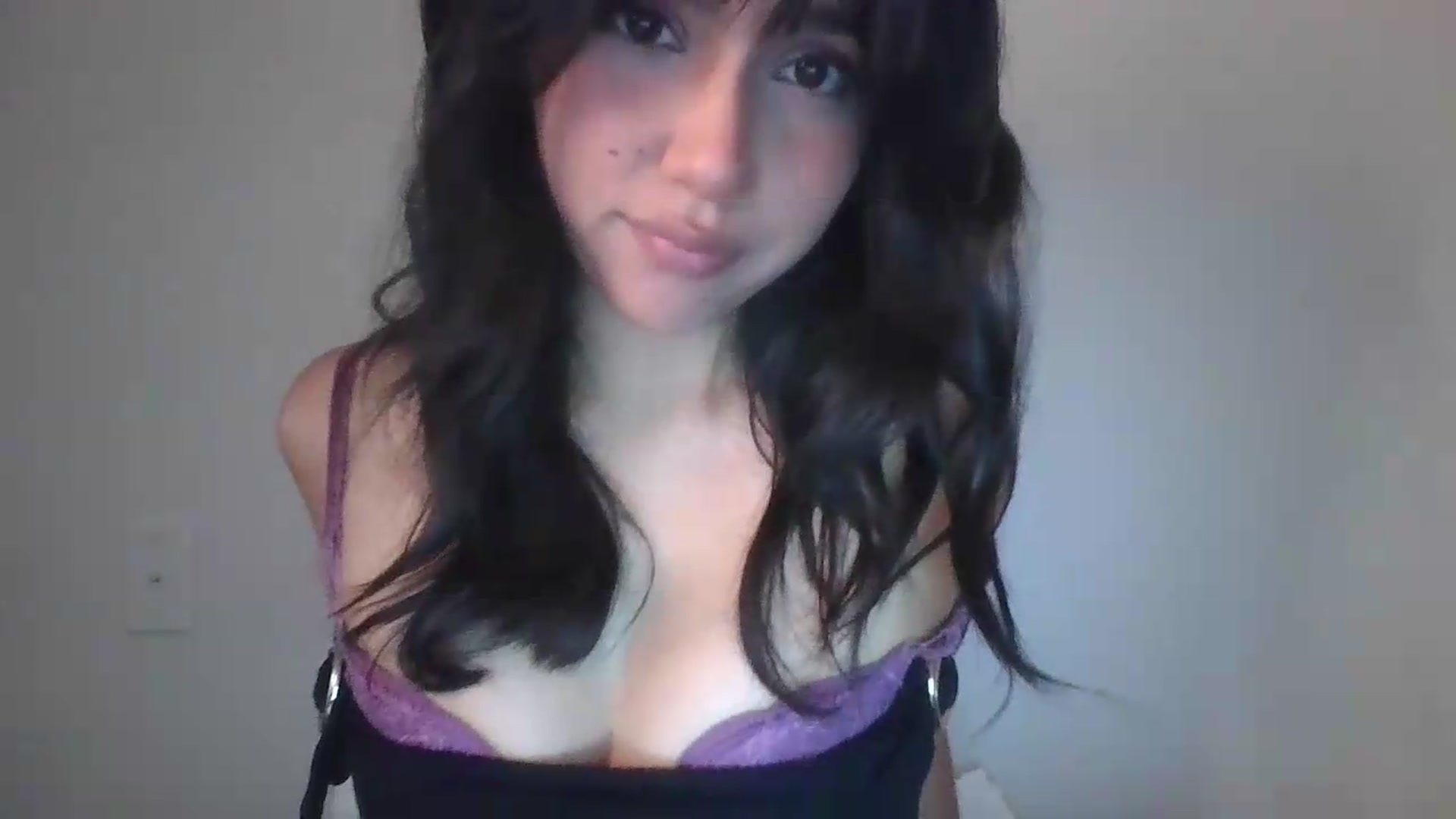 Gallery image thumbnail from lilagomez's myfreecams stream on, 06/25/2026, 10:49 image 10 of 20